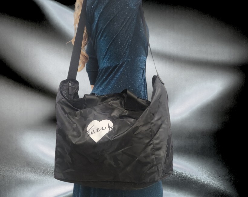 37.01 shopping cubo mimetico nero stampa logo