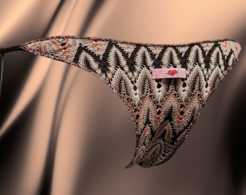 S946F chevron ebano